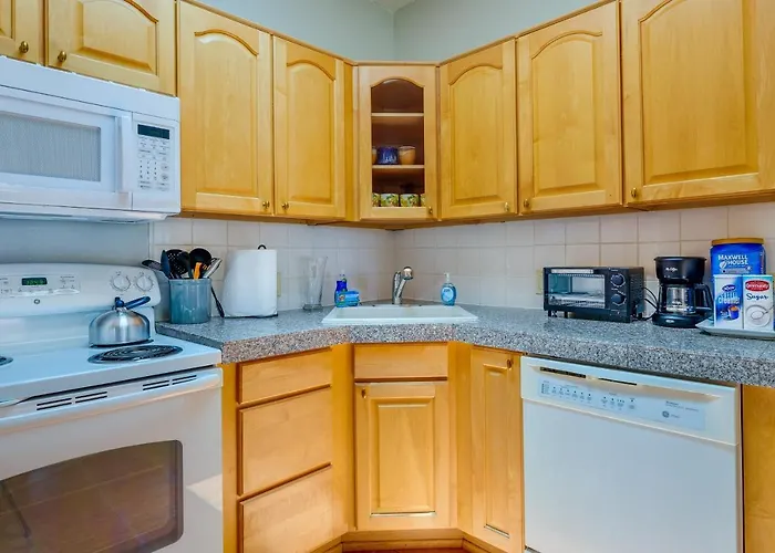 Vacation W/ Pool Access & Courtyard! Apartment Eloy