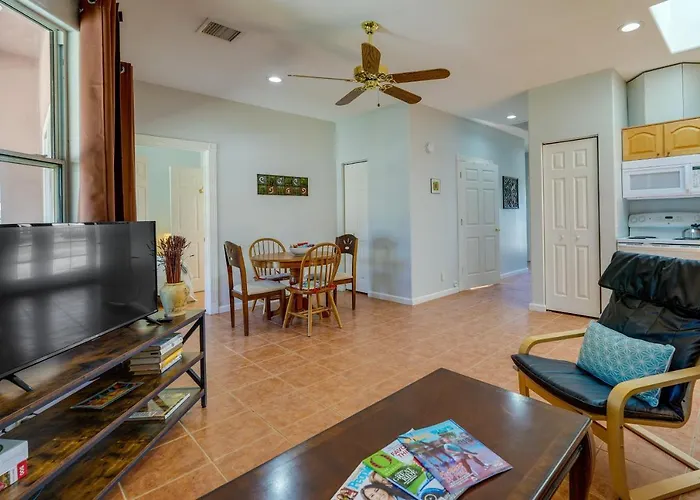 Apartment Vacation W/ Pool Access & Courtyard! Eloy