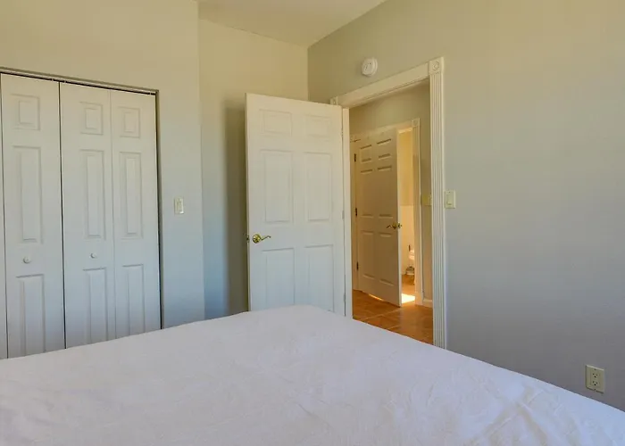 Apartment Vacation W/ Pool Access & Courtyard! *