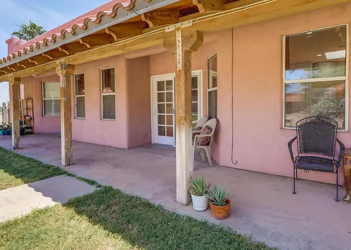 Vacation W/ Pool Access & Courtyard! Apartment *