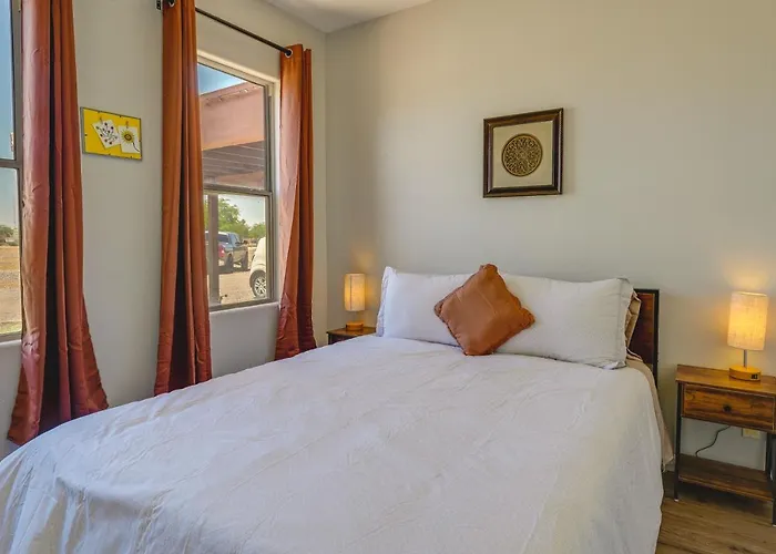 Apartment Vacation W/ Pool Access & Courtyard!