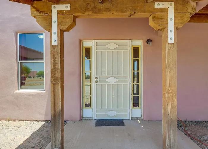 Vacation W/ Pool Access & Courtyard! Apartment *