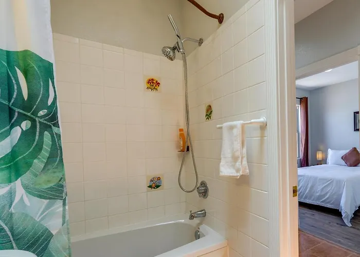 Apartment Vacation W/ Pool Access & Courtyard! Eloy